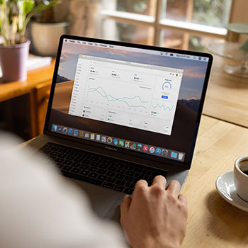 FC2PPV-2482925 18歳で乃木坂レベルの女の子。無許可流出